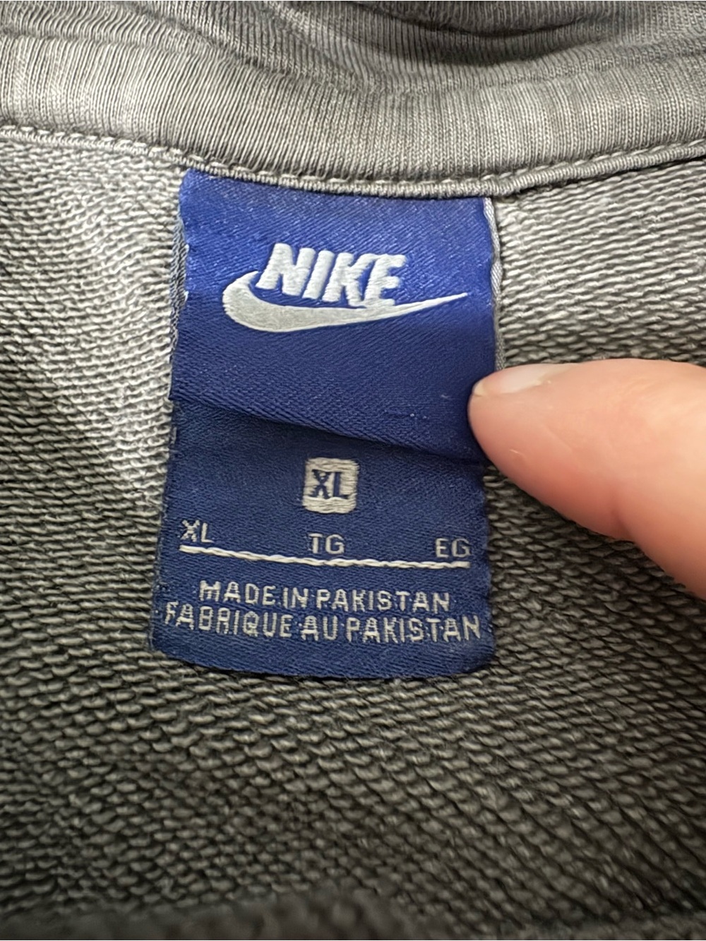 Nike Gray Short sleeve Pullover with Blue Tag - Picture 3 of 7